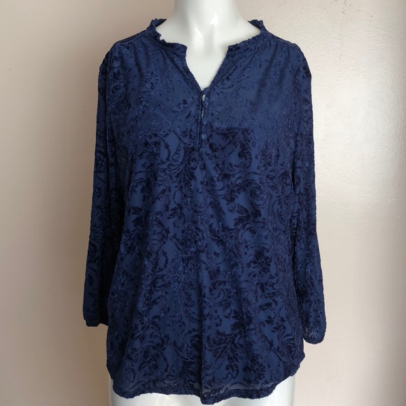 Liz Claiborne 3/4 Sleeve Split Neck Velvet Blouse - Picture 2 of 7